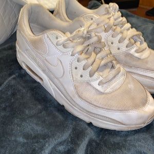 NIKE AIR MAX 90. SIZE 9.5